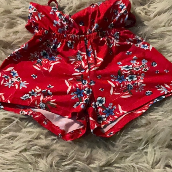 P.S. red floral romper with spaghetti straps. Sizer 5 - Picture 6 of 7